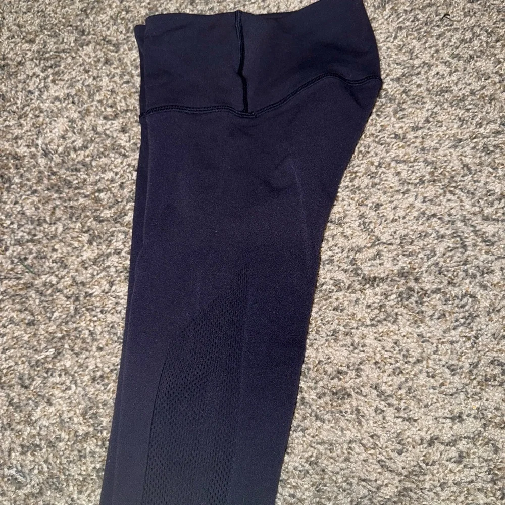 Lululemon Reveal 7/8 Tight size 4